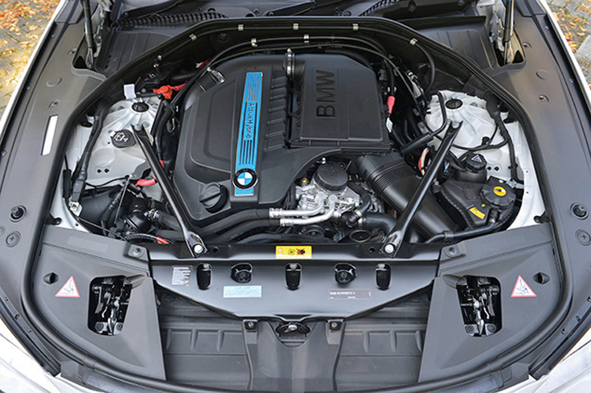 BMW アクティブハイブリッド7 エンジン画像