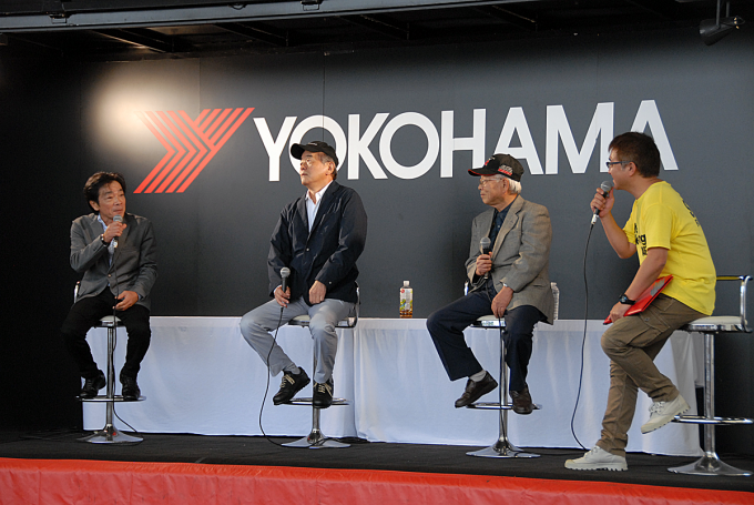 左から加藤博義さん、渡邉衡三さん、伊藤修令さん。右はGT-Rマガジンの野田編集長