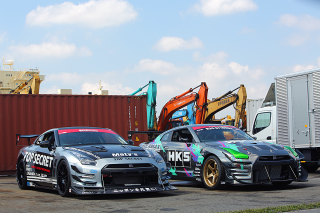 2台のR35GT-Rが初チャレンジ。左はトップシークレットは1000ps、右のHKSは1300ps超を発揮
