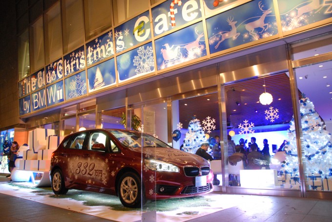 BMWが六本木にクリスマスカフェをオープン
