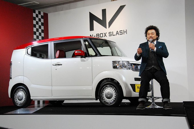 コメンテーターにパパイヤ鈴木さんが登壇。スラッシュの魅力を浅木泰昭開発責任者とトークした