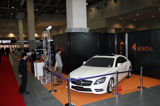 大阪オートメッセにBEWITHがハイエンドカーオーディカーを展示