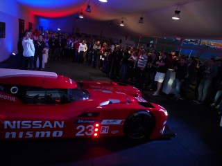 前夜祭の様子。ヨーロッパのGT-Rオーナーズクラブのメンバーも多数訪れていた
