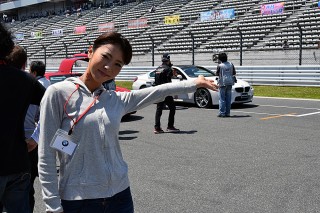 スタート前でウキウキしながら待つ要レポーター。試乗枠は最後だったので、早く乗りたくてウズウズしているようだった