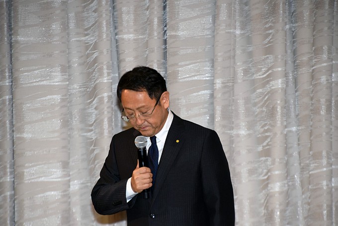 麻薬取締法違反逮捕のトヨタ役員、豊田社長「私は信じている」とひと言