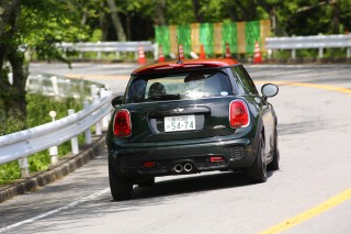 究極のコーナリングマシン ミニ ジョンクーパーワークス試乗記 自動車情報 ニュース Web Cartop 究極のコーナリングマシン ミニ ジョンクーパーワークス試乗記 自動車情報 ニュース Web Cartop
