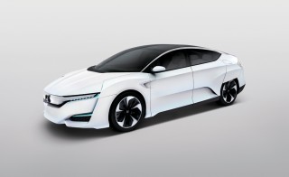 昨年11月ホンダ本社でお披露目されたFCVコンセプト。このとき2015年度中に燃料電池車を市販することを発表