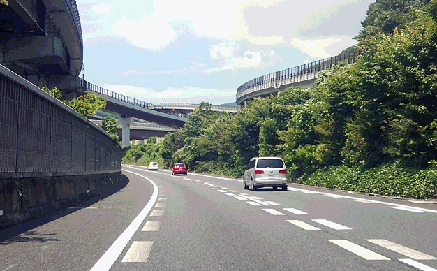 追い越し車線 連続走行 は 反則金6000円 自動車情報 ニュース Web Cartop