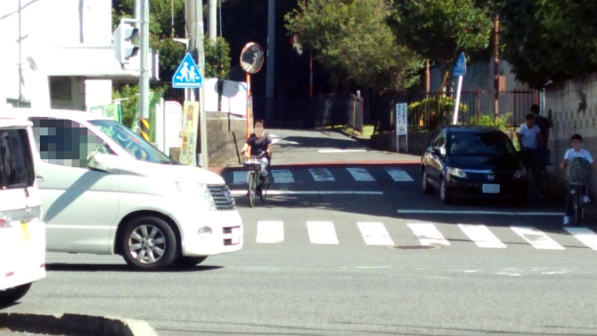 自転車 歩道 逆走 6月1日