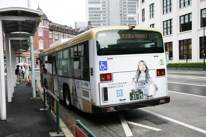 フルラッピング車両だ