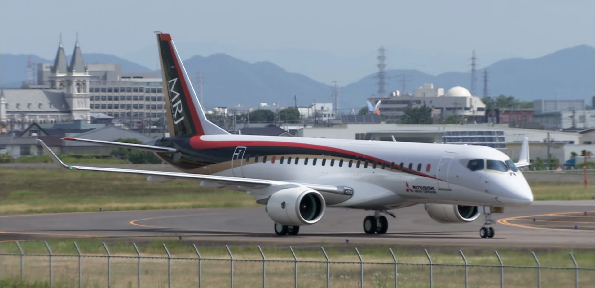 国産ジェット旅客機mrj 祝初飛行 ホンダジェットは米国製 自動車情報 ニュース Web Cartop