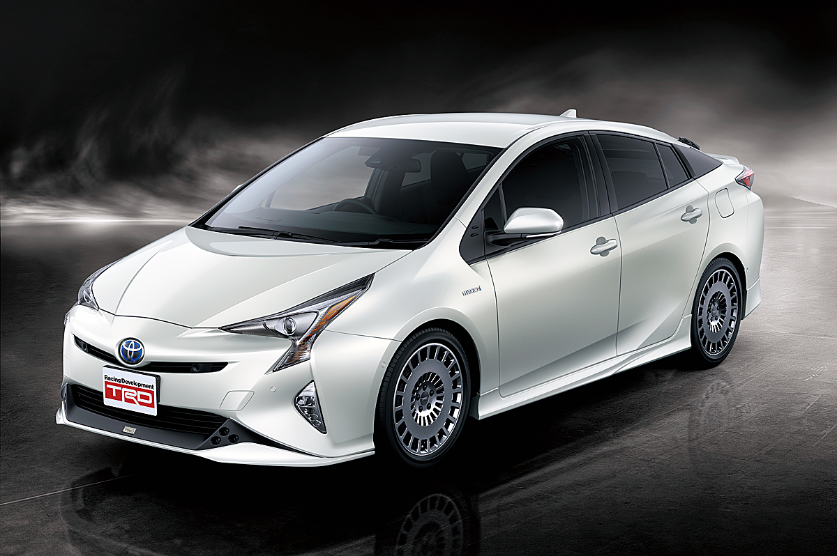 新型プリウスを格好良く仕上げるtrd製エアロパーツが早くも登場 自動車情報 ニュース Web Cartop 新型プリウスを格好良く仕上げるtrd製エアロパーツが早くも登場 自動車情報 ニュース Web Cartop