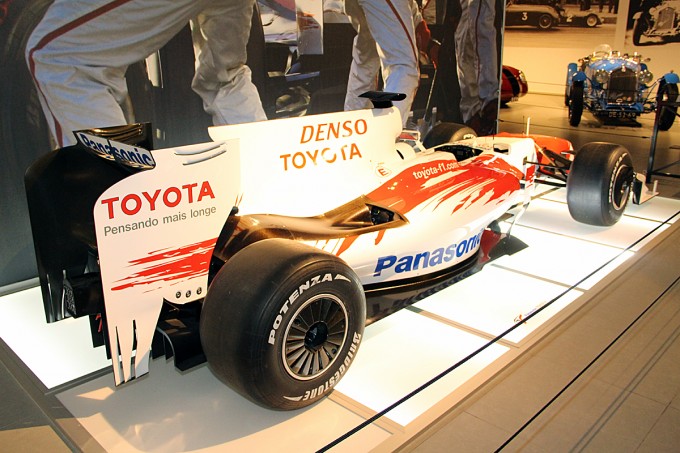 ph020602_2009_Toyota TF109 Formula 1 Racing-car_IMG_2859
