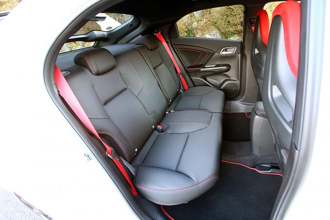 検証 大人気のシビックタイプrは本当に買って正解か 自動車情報 ニュース Web Cartop 2ページ目 検証 大人気のシビックタイプrは本当に買って正解か 自動車情報 ニュース Web Cartop 2ページ目