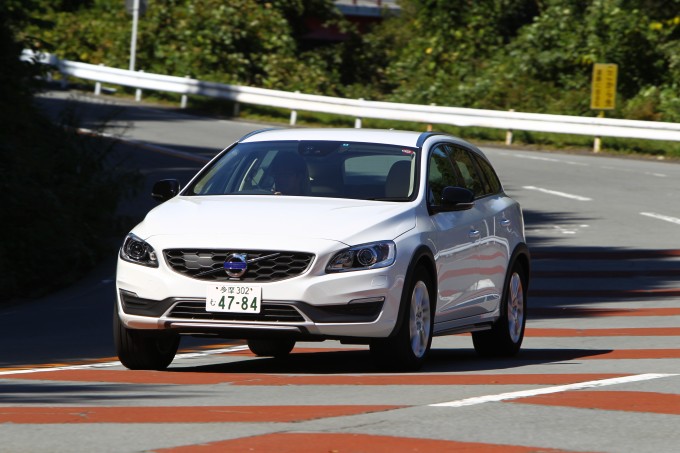 試乗 ボルボらしいゆったり感が魅力のv60クロスオーバー 自動車情報 ニュース Web Cartop 試乗 ボルボらしいゆったり感が魅力のv60クロスオーバー 自動車情報 ニュース Web Cartop