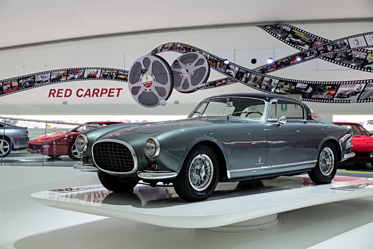 世界中のセレブを虜にしたフェラーリ レッド カーペット 展開催 自動車情報 ニュース Web Cartop