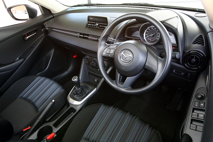 ドリキン土屋圭市がマツダ デミオと15mbを徹底チェック 自動車情報 ニュース Web Cartop ドリキン土屋圭市がマツダ デミオと15mbを徹底チェック 自動車情報 ニュース Web Cartop