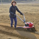【画像】「操る喜び」も備えたホンダの新型耕耘機は女性にも優しい設計 〜 画像1