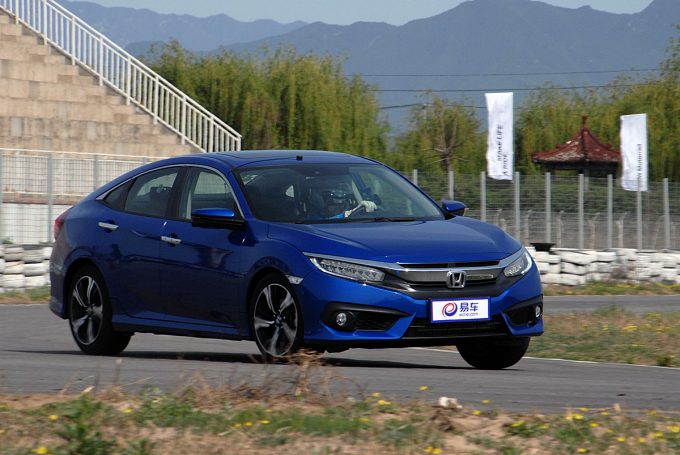 日本未導入モデル試乗 中谷明彦が新型ホンダ シビックセダンのターボに乗った 自動車情報 ニュース Web Cartop 日本未導入モデル試乗 中谷明彦が新型ホンダ シビックセダンのターボに乗った 自動車情報 ニュース Web Cartop