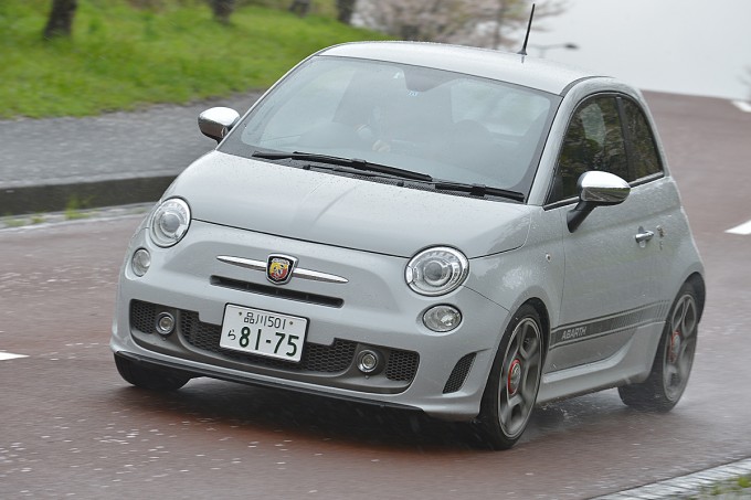 ワークスチューン フィアット500にサソリの毒を注入したアバルトは調教された激速マシン 自動車情報 ニュース Web Cartop 2ページ目