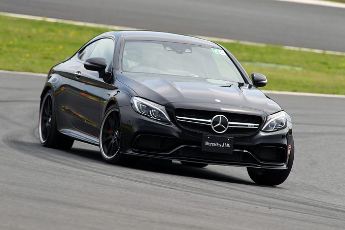 試乗記 最高速270km Hを超えた パワフルすぎるメルセデスamg C63クーペ 自動車情報 ニュース Web Cartop 試乗記 最高速270km Hを超えた パワフルすぎるメルセデスamg C63クーペ 自動車情報 ニュース Web Cartop