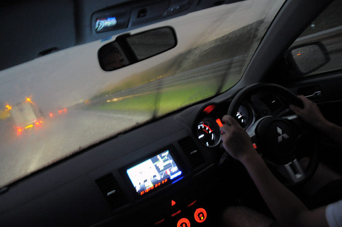梅雨前に実施 ワイパーのビビリ音 原因と対策 自動車情報 ニュース Web Cartop
