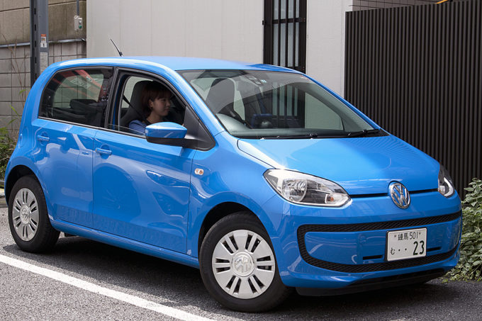 意外と知らない なぜ外車は日本仕様の右ハンドルでも左ウインカーなのか 自動車情報 ニュース Web Cartop 意外と知らない なぜ外車は日本仕様の右ハンドルでも左ウインカーなのか 自動車情報 ニュース Web Cartop
