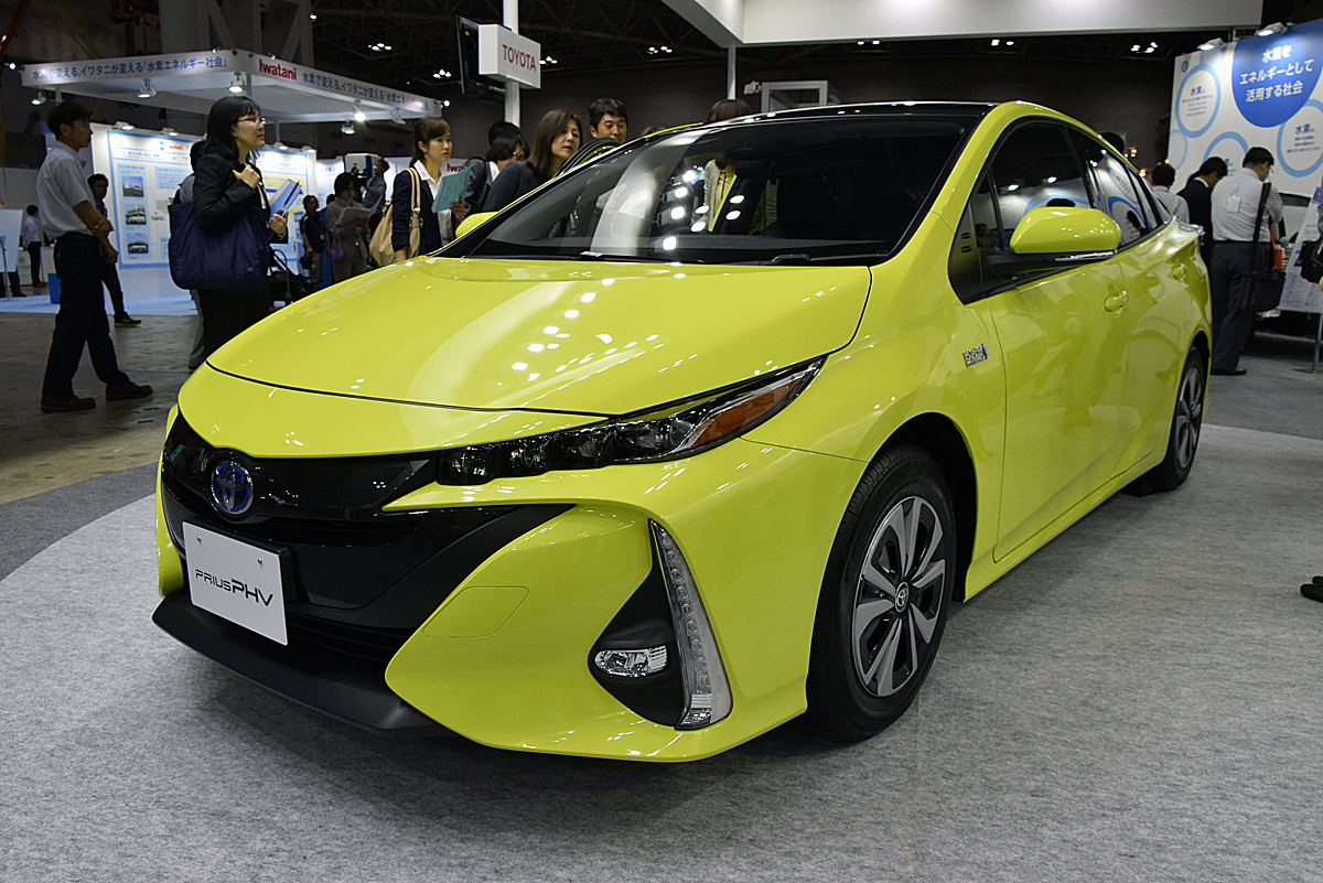 ソーラーバッテリーで充電可能なトヨタ新型プリウスphv日本初公開 自動車情報 ニュース Web Cartop