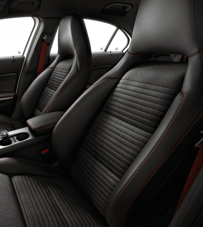 画像ギャラリー Amg初の600万円切り メルセデスamg A 45 4matic Racing Edition発売 画像1 自動車情報 ニュース Web Cartop