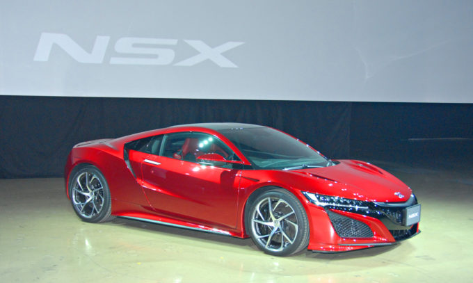 新型nsxの2370万円はスペックから考えると安いのか 自動車情報 ニュース Web Cartop 新型nsxの2370万円はスペックから考えると安いのか 自動車情報 ニュース Web Cartop