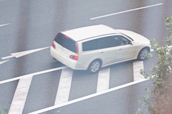 ゼブラゾーンへの進入は違反 右折レーン手前にある斜線の意味とは 自動車情報 ニュース Web Cartop ゼブラゾーンへの進入は違反 右折レーン手前にある斜線の意味とは 自動車情報 ニュース Web Cartop