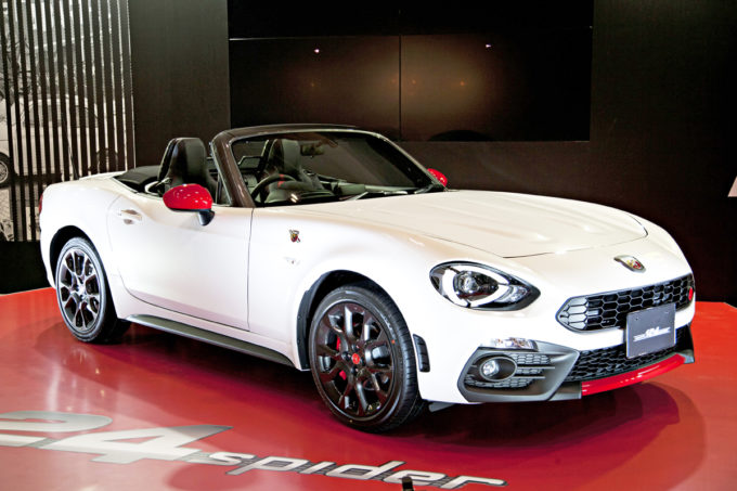 日本初公開 アバルト124スパイダーは170馬力の1 4リッターターボ搭載 自動車情報 ニュース Web Cartop 日本初公開 アバルト124スパイダーは170馬力の1 4リッターターボ搭載 自動車情報 ニュース Web Cartop