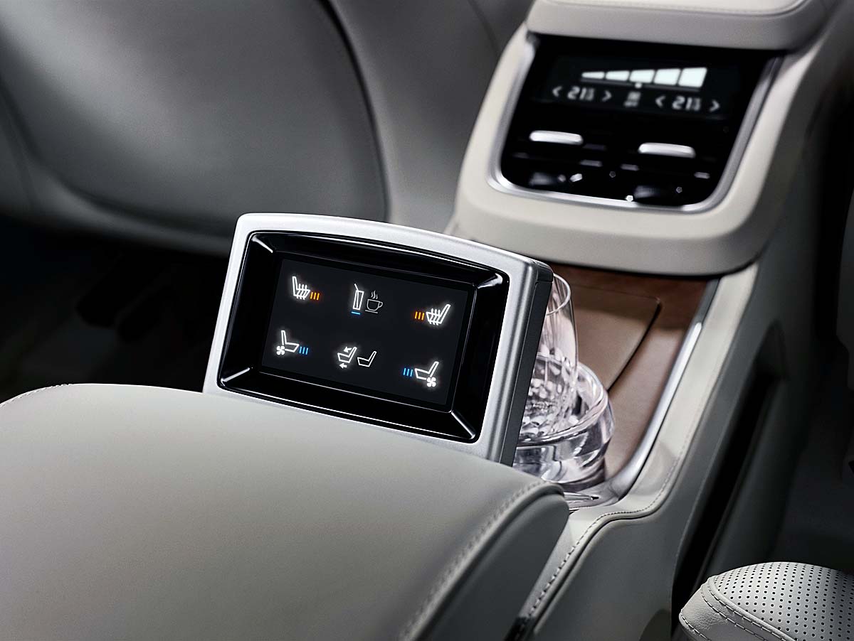 Volvo XC90 Excellence - interior 〜 画像4