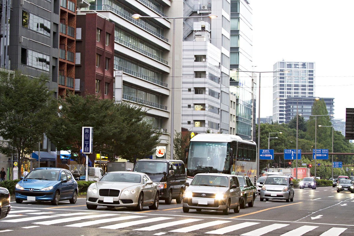 疑問 なぜクルマのヘッドライトは常時点灯を義務づけないのか 自動車情報 ニュース Web Cartop