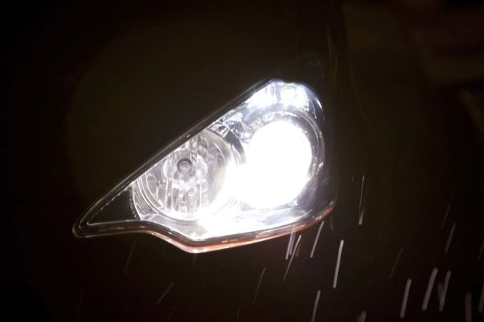 疑問 夜間走行時の事故を減らすにはハイビームのほうが安全 自動車情報 ニュース Web Cartop 疑問 夜間走行時の事故を減らすにはハイビームのほうが安全 自動車情報 ニュース Web Cartop