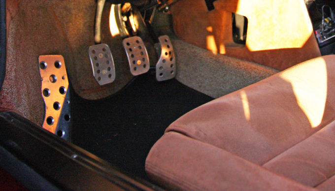 アルミペダルは滑る危険も 取り付ける際は表面の加工と形状を要チェック 自動車情報 ニュース Web Cartop