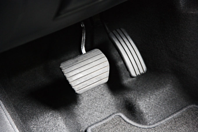 アルミペダルは滑る危険も 取り付ける際は表面の加工と形状を要チェック 自動車情報 ニュース Web Cartop