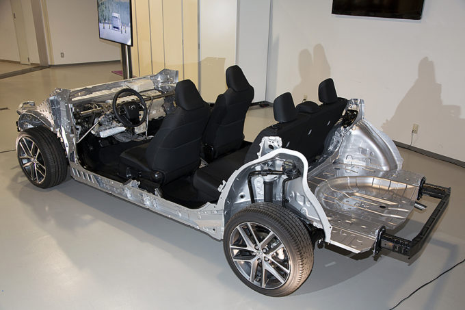 モノコック構造って何 車に採用される骨格の意味とは 自動車情報 ニュース Web Cartop 2ページ目 モノコック構造って何 車に採用される骨格の意味とは 自動車情報 ニュース Web Cartop 2ページ目