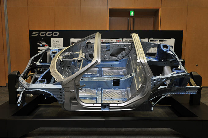 モノコック構造って何 車に採用される骨格の意味とは 自動車情報 ニュース Web Cartop モノコック構造って何 車に採用される骨格の意味とは 自動車情報 ニュース Web Cartop