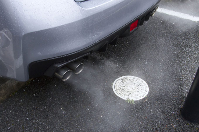 車の冠水道路走行はどこまで大丈夫 水に浸かっても平気なラインとは 自動車情報 ニュース Web Cartop