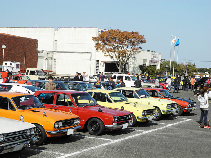 水郷・佐原に名車がずらり！　昭和車オーナーが集ってクルマ談義