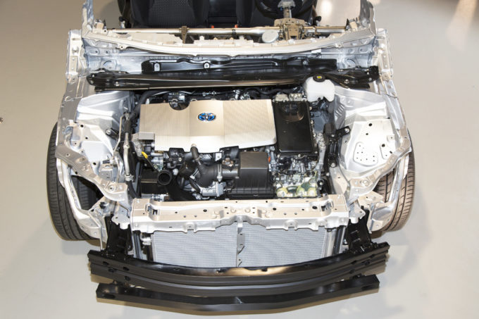 意外と知らない エンジンルームの補強バー タワーバー の役割とは 自動車情報 ニュース Web Cartop 意外と知らない エンジンルームの補強バー タワーバー の役割とは 自動車情報 ニュース Web Cartop