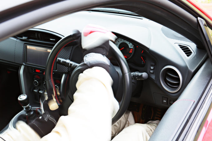 今さら聞けない ハンドルの正しい切り方は 押す 引く どっち 自動車情報 ニュース Web Cartop 今さら聞けない ハンドルの正しい切り方は 押す 引く どっち 自動車情報 ニュース Web Cartop