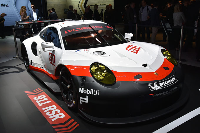 ロサンゼルスモーターショー16 伝統のrrを捨てミッドシップ化したポルシェ911rsrがデビュー 自動車情報 ニュース Web Cartop ロサンゼルスモーターショー16 伝統のrrを捨てミッドシップ化したポルシェ911rsrがデビュー 自動車情報 ニュース Web Cartop