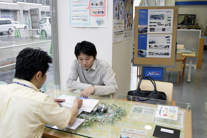新車値引きの間違った交渉術とは ディーラーでのng行為5つを紹介 自動車情報 ニュース Web Cartop 2ページ目