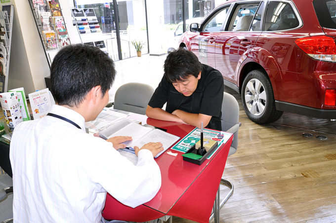新車値引きの間違った交渉術とは ディーラーでのng行為5つを紹介 自動車情報 ニュース Web Cartop 3ページ目 新車値引きの間違った交渉術とは ディーラーでのng行為5つを紹介 自動車情報 ニュース Web Cartop 3ページ目