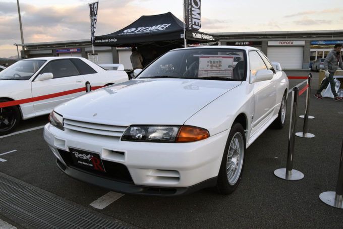 【超ド級のお宝】なんと走行10kmの新車のR32スカイラインGT-Rが登場！