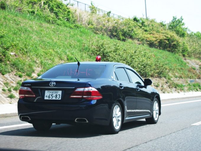 疑問 パトカーの赤色灯とサイレンはどんなときに使うのか 自動車情報 ニュース Web Cartop