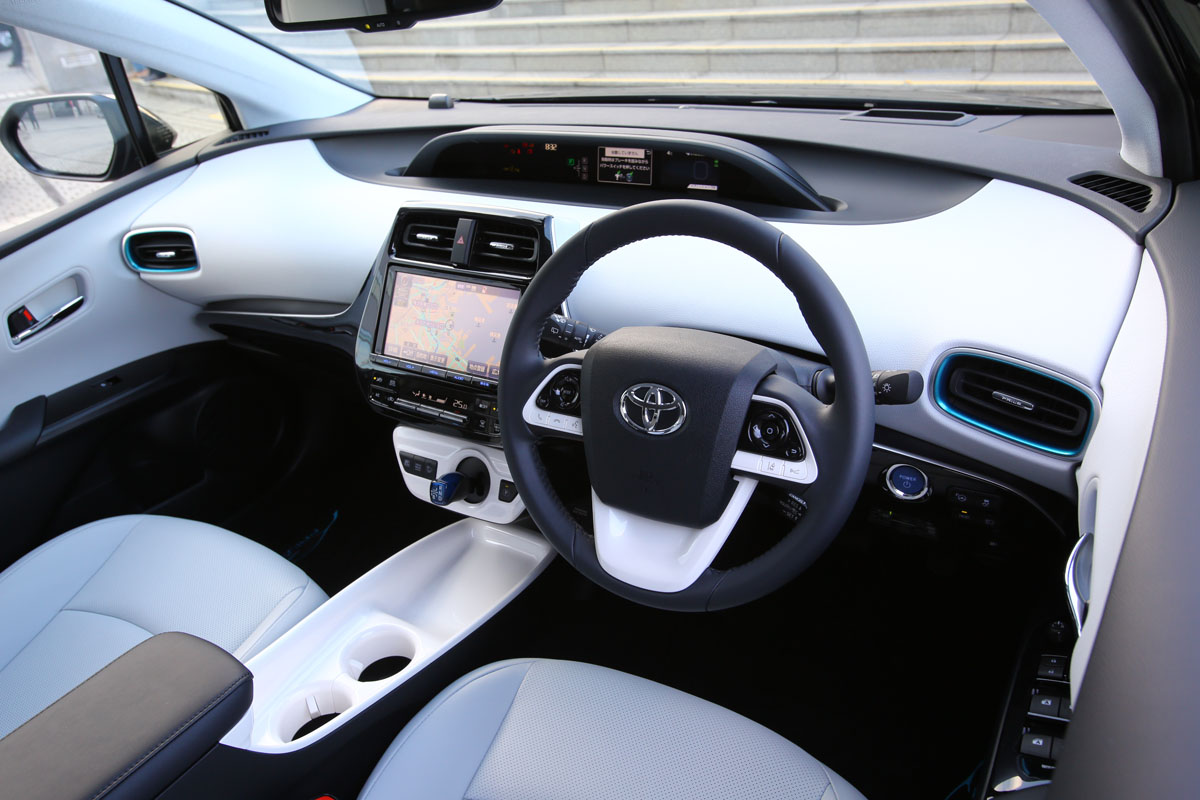 意外と知らない センターメーターのメリットって何 自動車情報 ニュース Web Cartop 意外と知らない センターメーターのメリットって何 自動車情報 ニュース Web Cartop