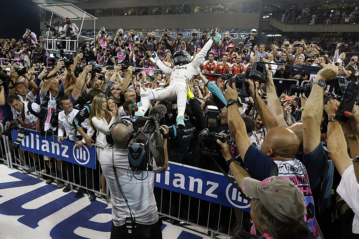 Formel 1 - MERCEDES AMG PETRONAS, Großer Preis von Abu Dhabi 2016. Nico Rosberg ; Formula One - MERCEDES AMG PETRONAS, Abu Dhabi GP 2016. Nico Rosberg; 〜 画像18